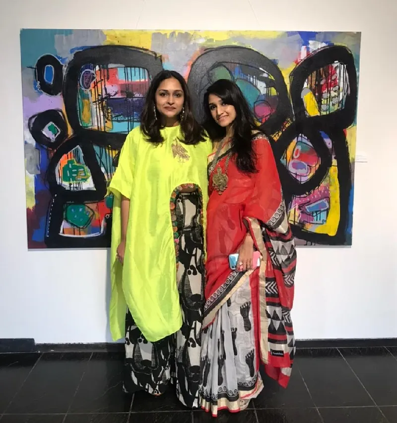 Sanjana Shah (L) with Akshita Gandhi