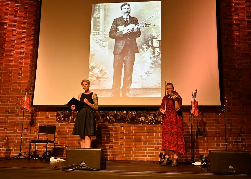 Folk music narration