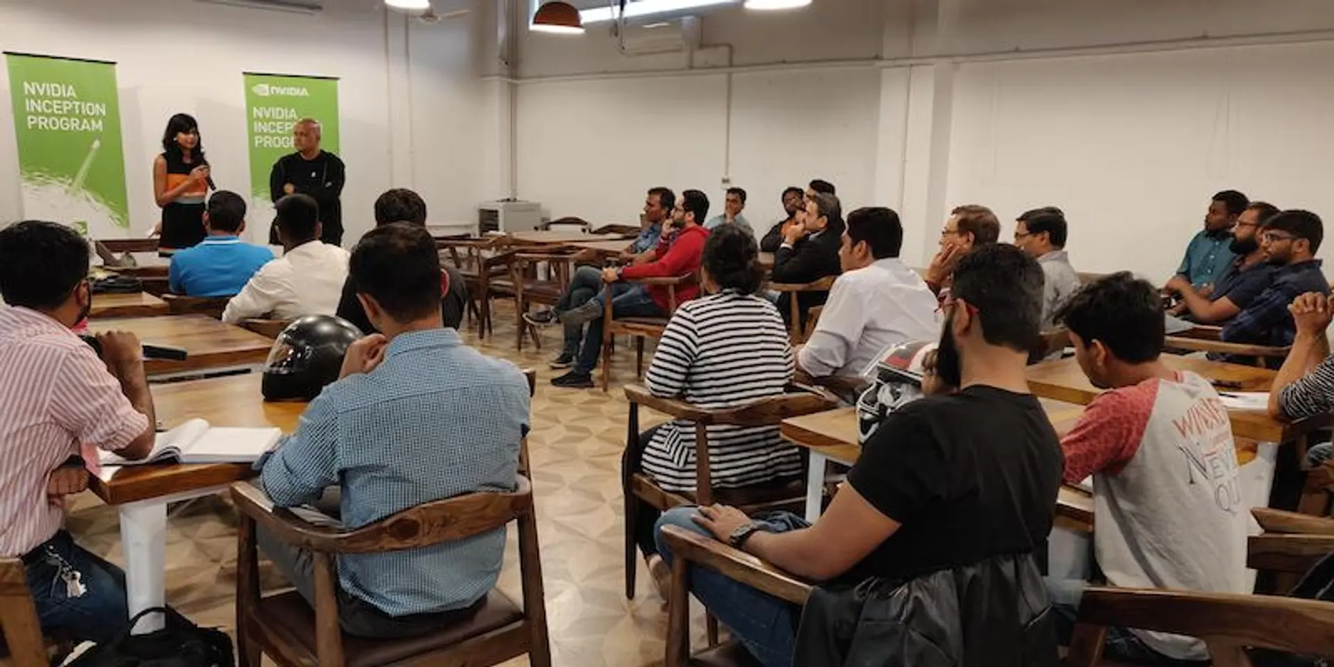 Eye on success: AI and business impact through collaborative ecosystems for startups