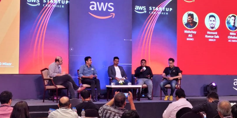 At AWS Startup CXO Mixer, startups and VCs pitch to one another, while sharing tips on how to build a successful business