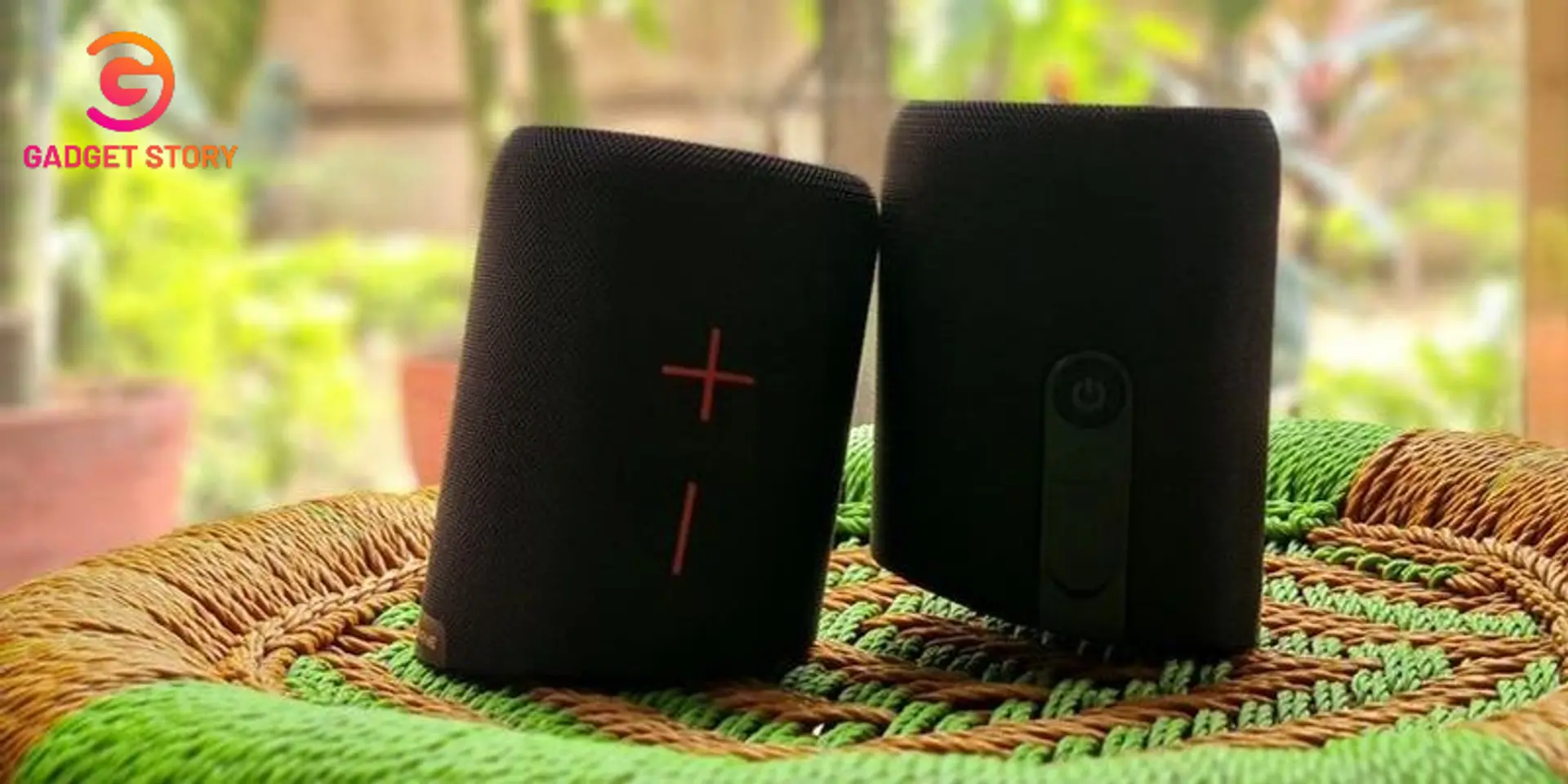 The Ambrane Fireboom is an innovative 2-in-1 speaker with limited range, but great battery life