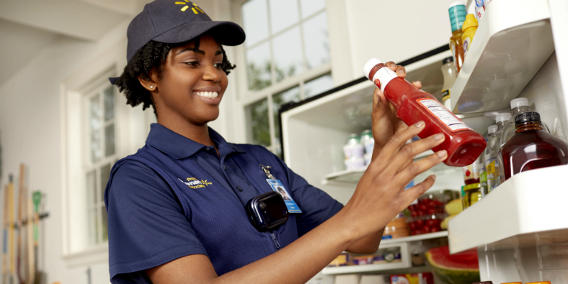 Walmart employees will deliver groceries directly into your fridge