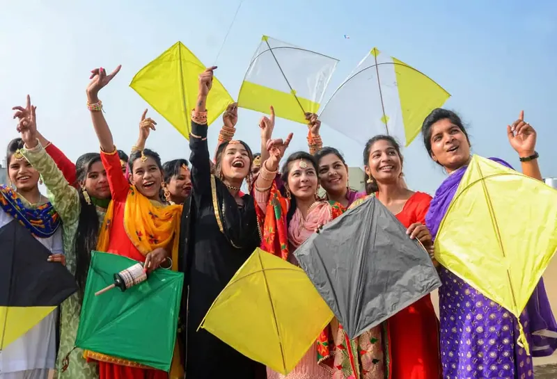 kite flying in uttarayan