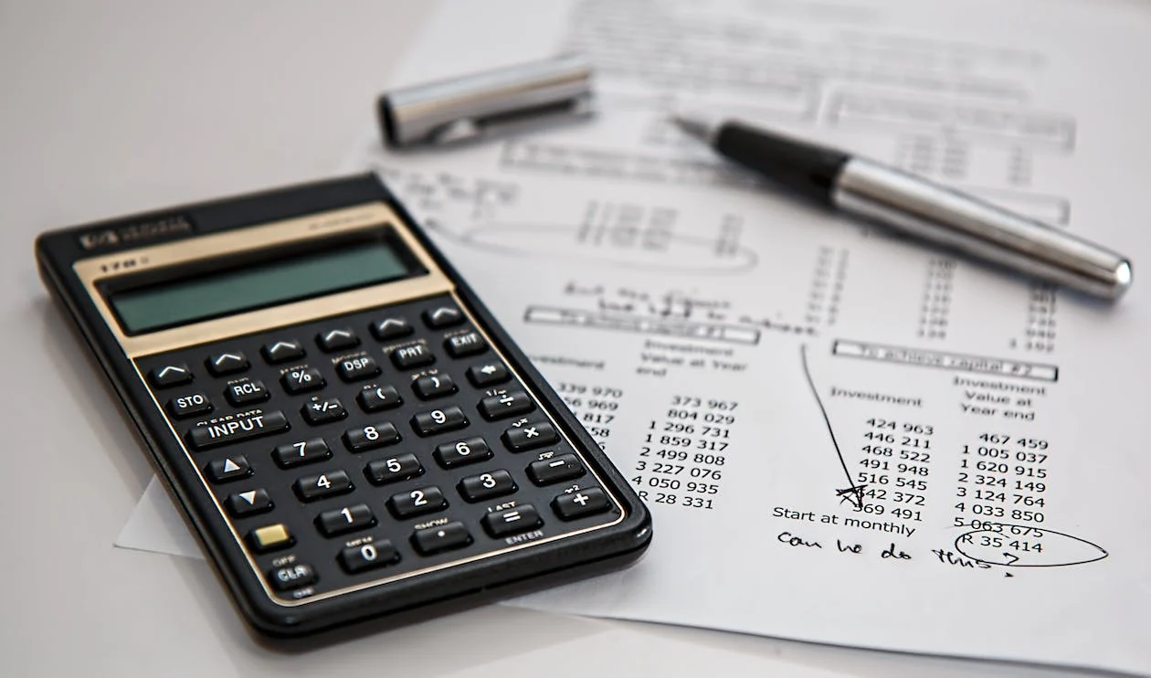 calculating finances budgeting