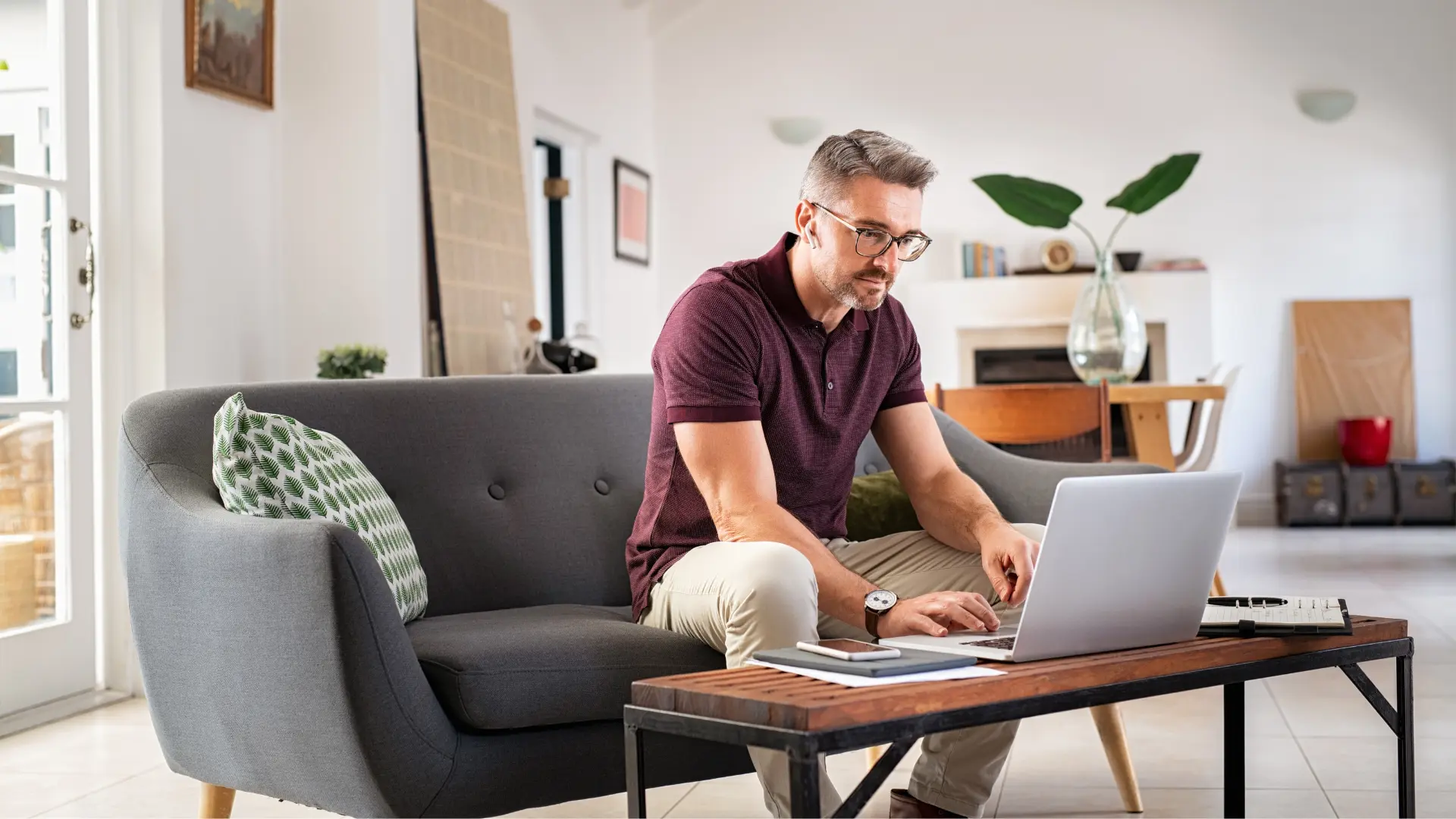 5 affordable ways to create a productive workplace at home