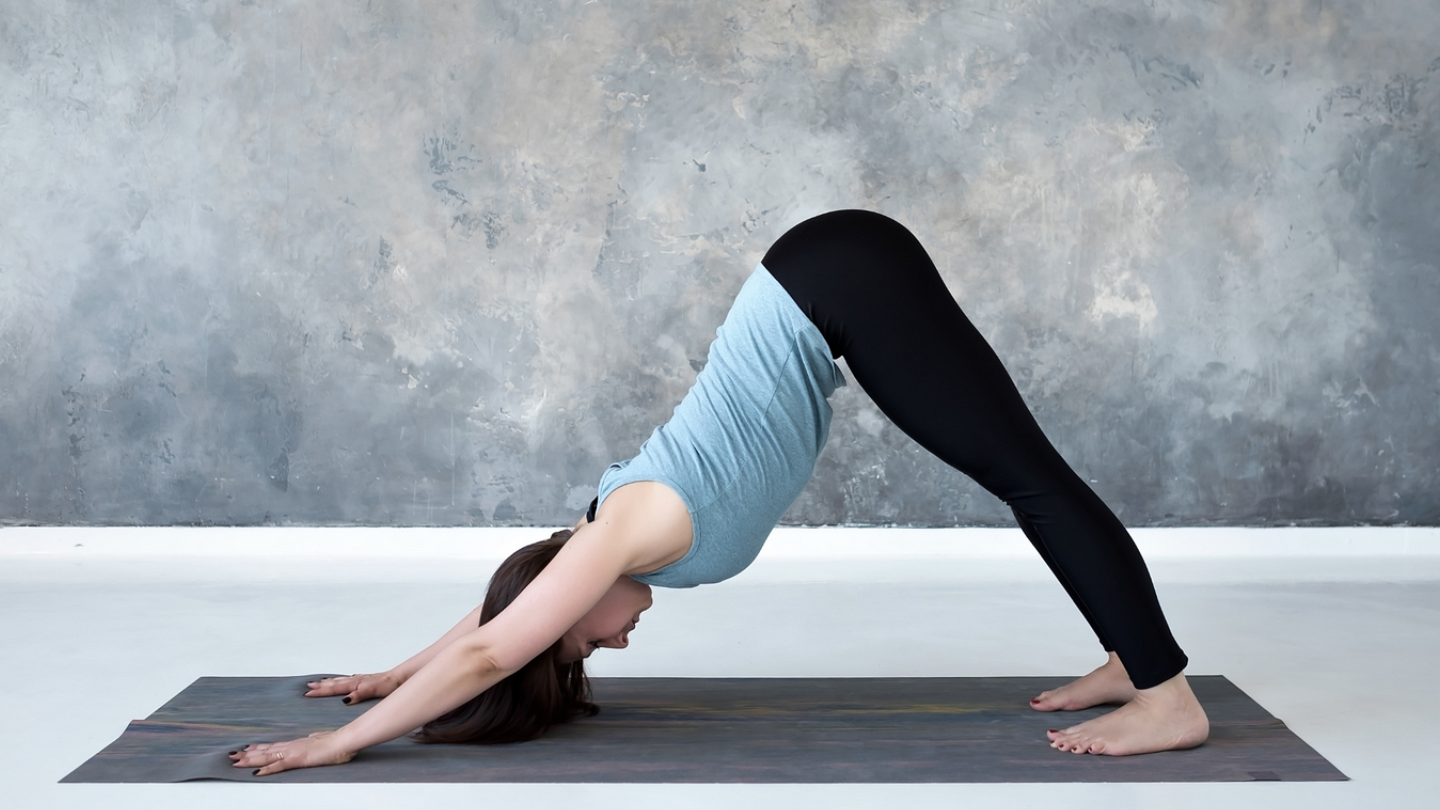  Adho Mukha Svanasana (Downward-Facing Dog)