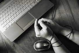 Beat internet addiction disorder: 5 ways to byte back