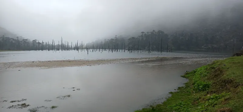 Sangestar Lake
