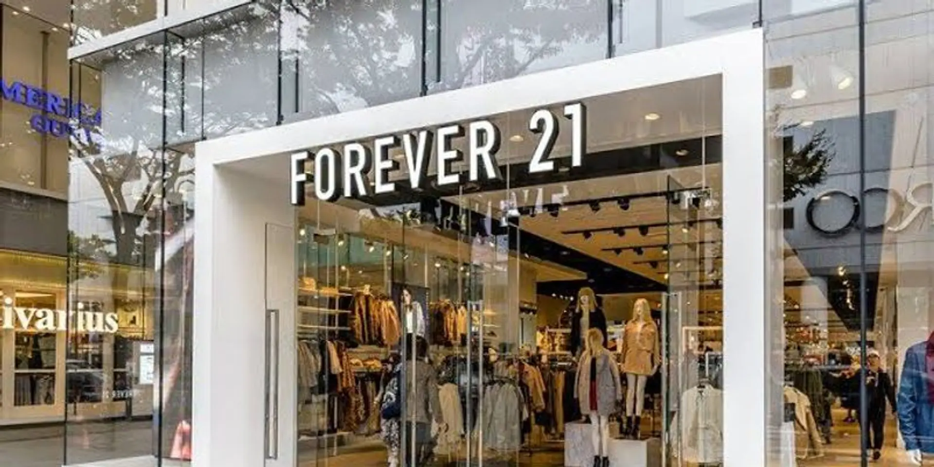 Forever 21’s Fall: Why the Fast-Fashion Icon Couldn’t Keep Up?