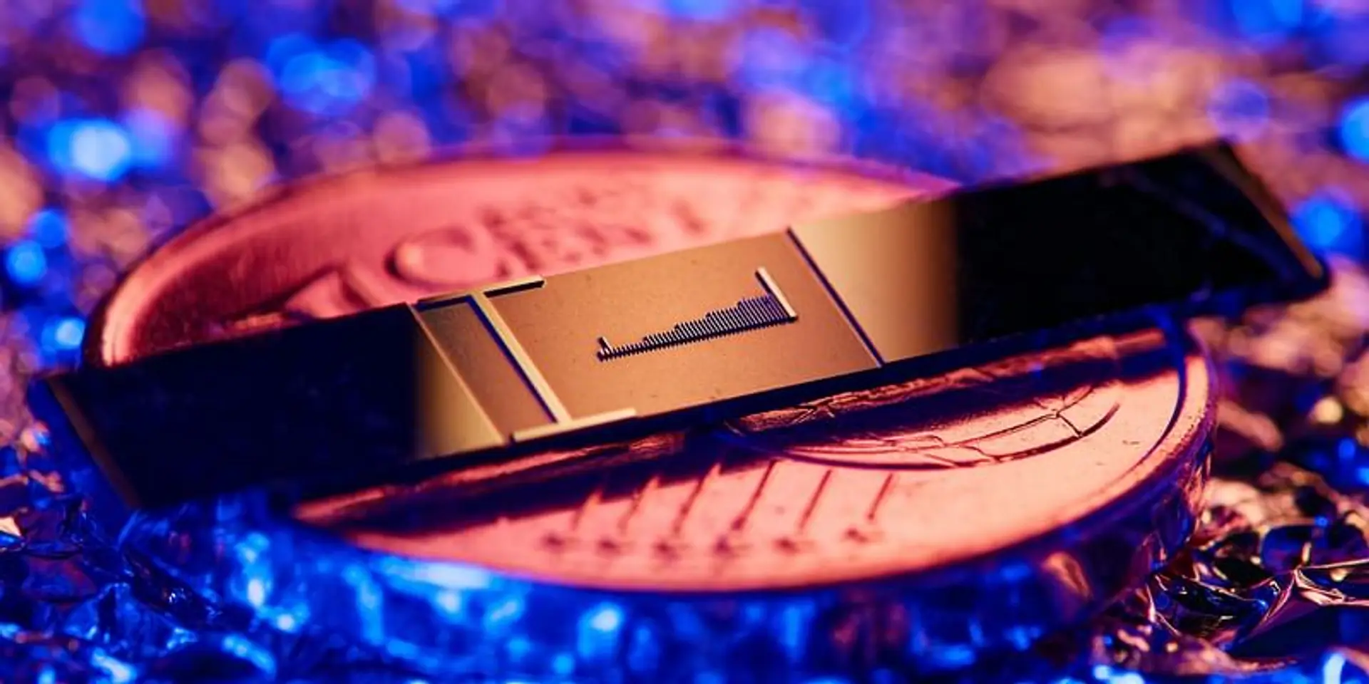 Physicists Shrunk the Future: Particle Accelerator the Size of a Coin!