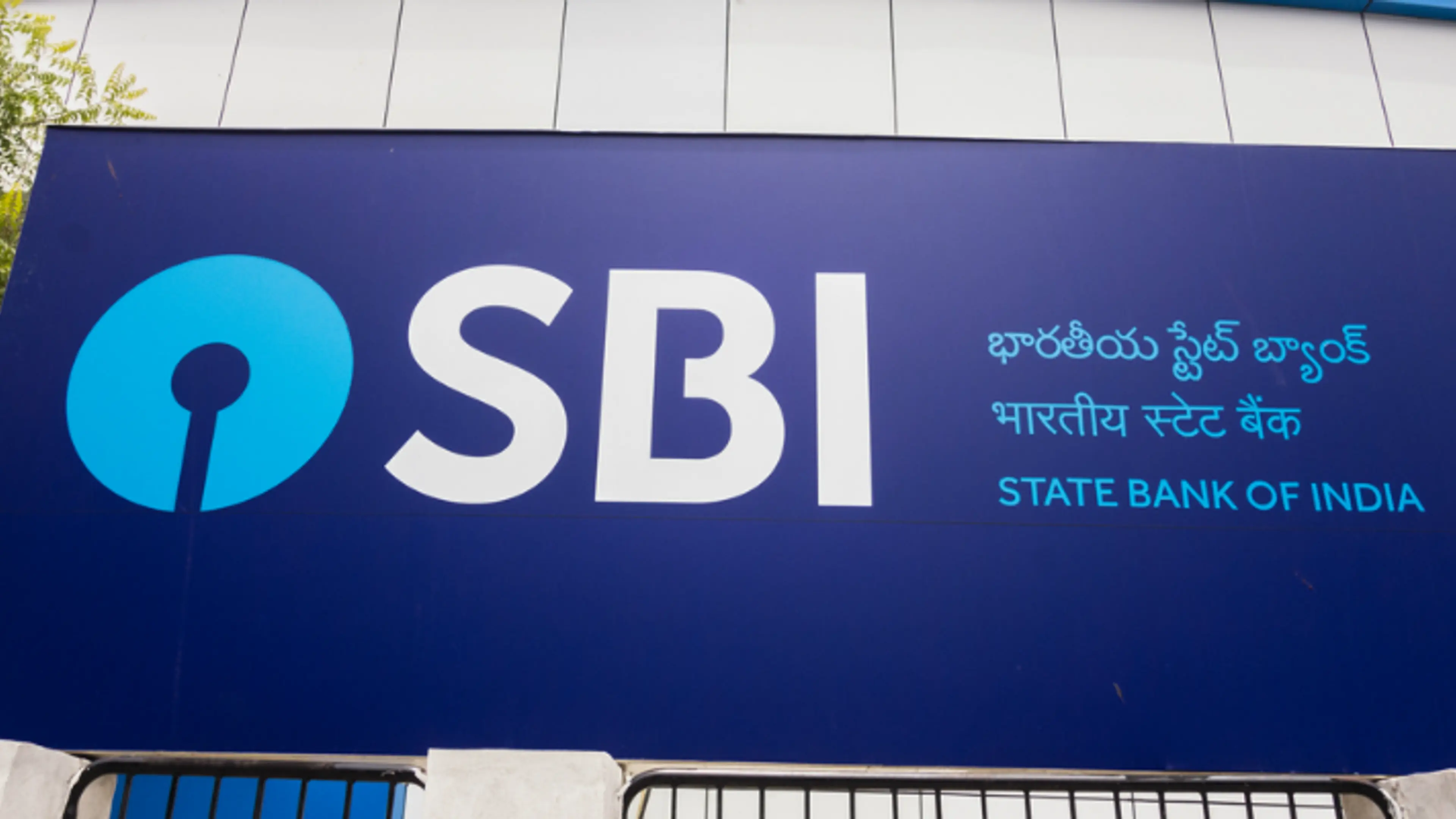 SBI raises Rs 10,000 Cr via bonds to fund infra projects