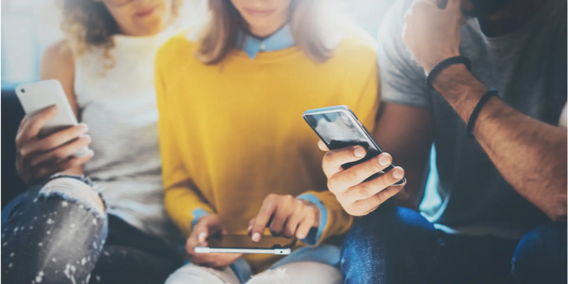 Festive season to see record smartphone sales of $7.6 B: Counterpoint
