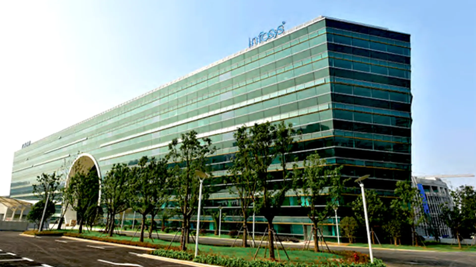 Infosys Q4 net profit jumps 21% on AI momentum