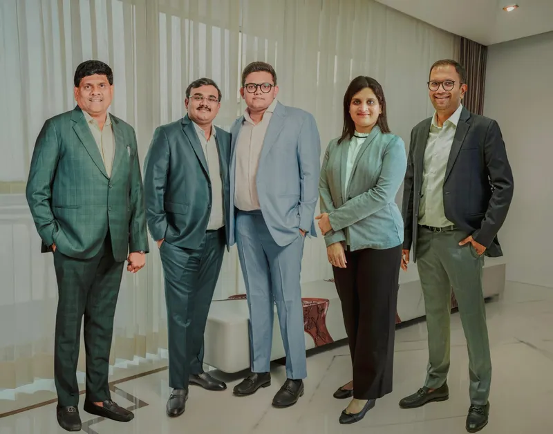 Umesh Pagariya, Raj Pagariya, Neel Pagariya, Sonia Raisoni, Piyush Raisoni - Roast Foods