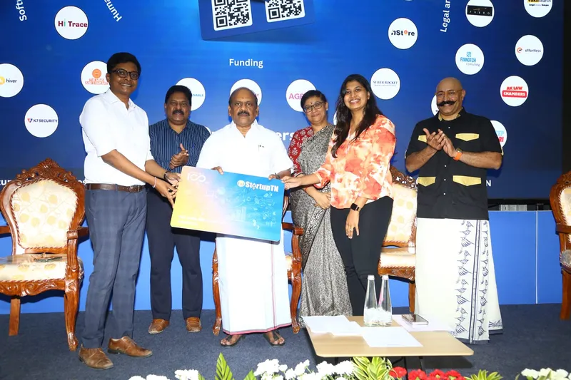 T.M. Anbarasan, Minister for MSME Department, handed over Smart Cards to startups at the event 'Seiga Pudhumai', organised by StartupTN 
