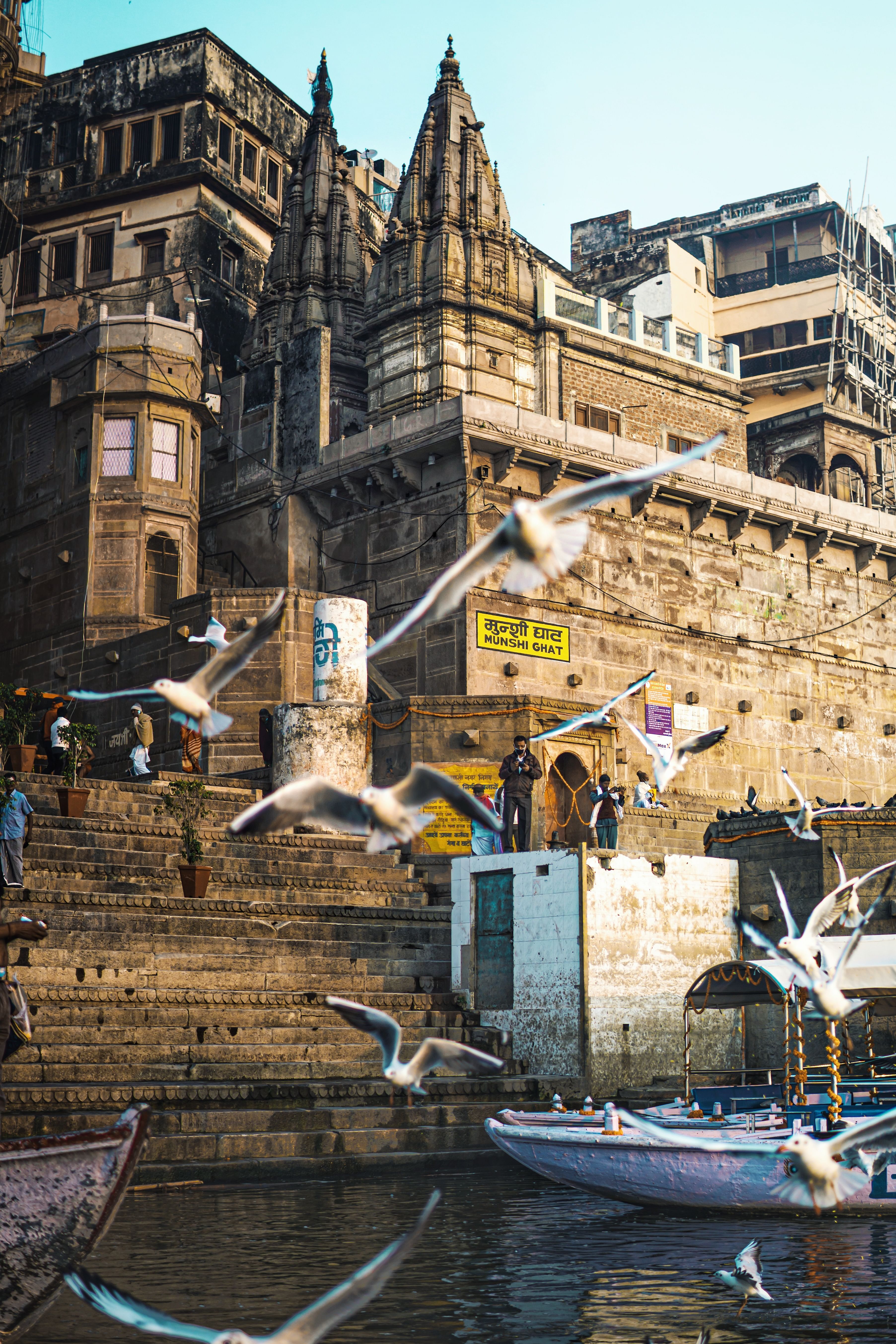 8:00 AM on Munshi Ghat, on PixStory