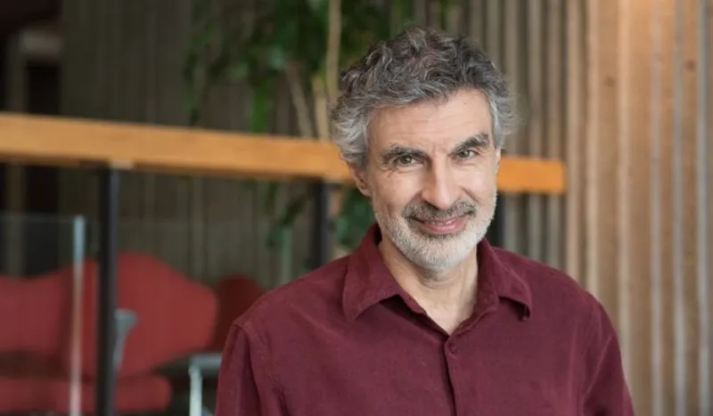 Yoshua Bengio