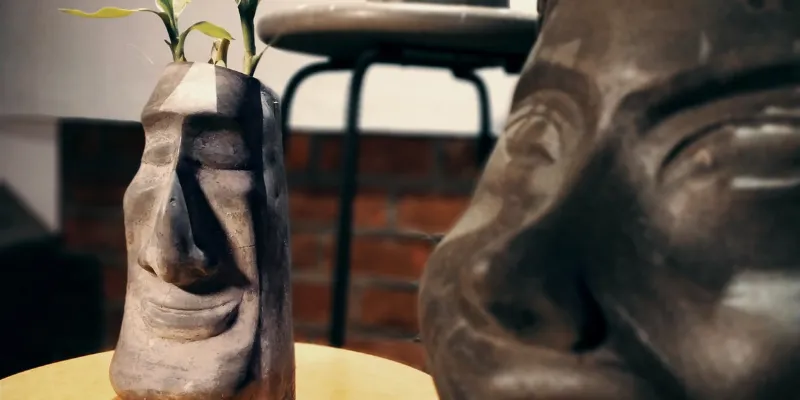 Art Brute face planters