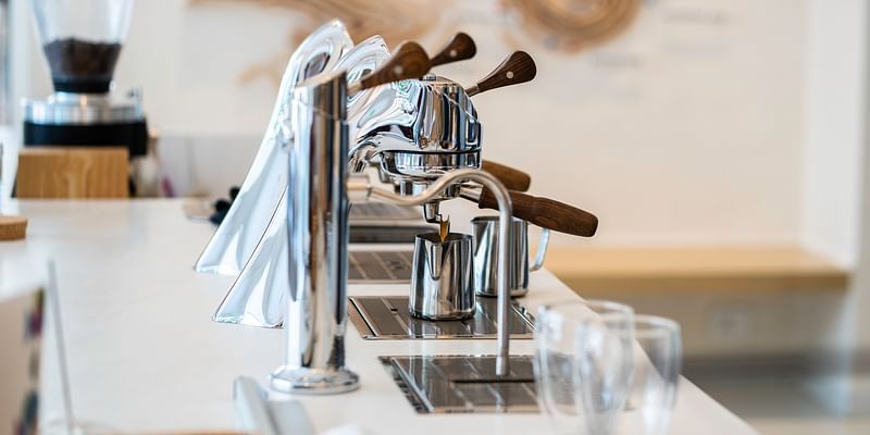 What is the best coffee machine for a cafe? - Kaapi Machines