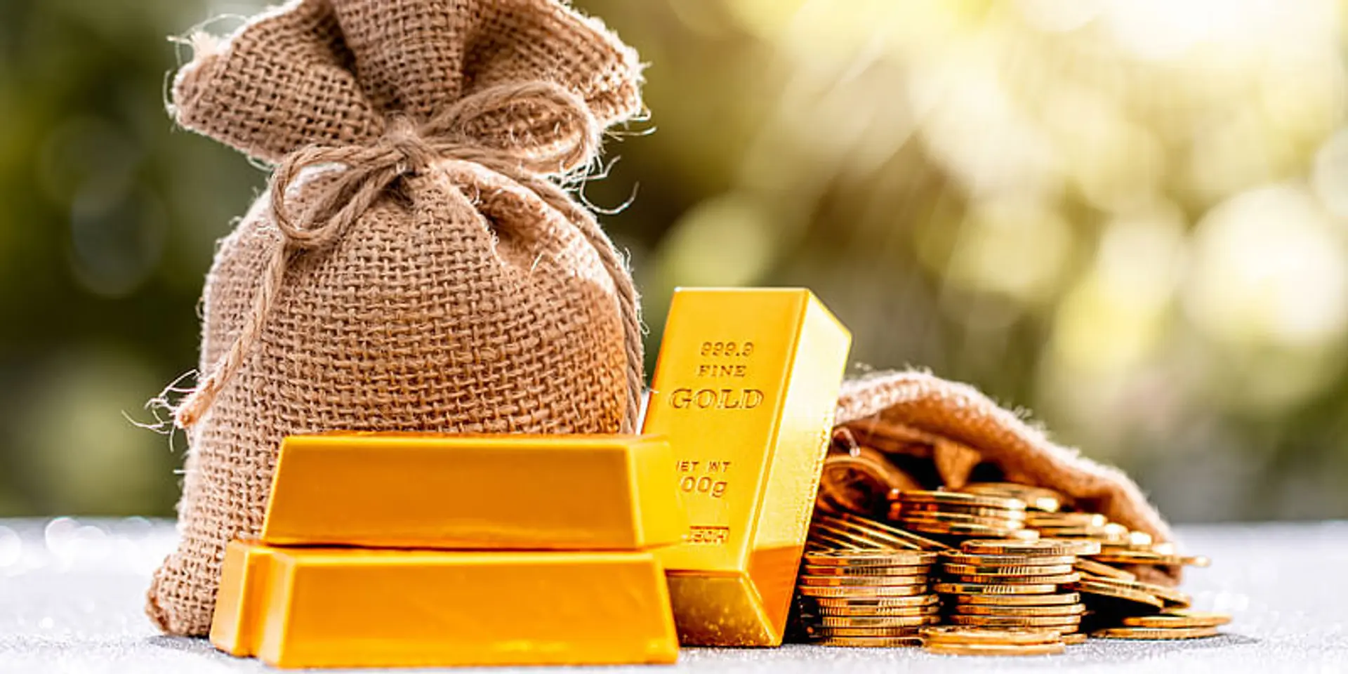 Dhanteras: Swiggy, Blinkit, Zepto, Bigbasket deliver gold, silver coins in 10 mins