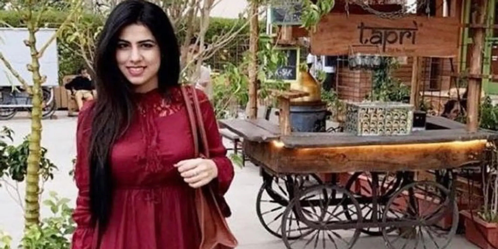 After losing her mother to cancer, this girl started a business of wigs and extensions made of human hair