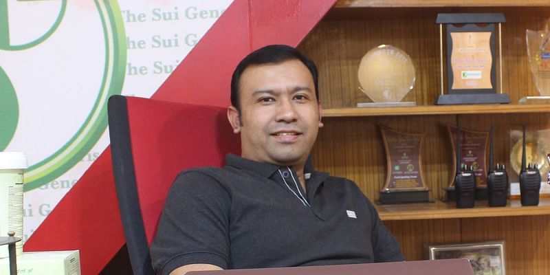 This man built an Rs 8 Cr revenue business by making lemongrass tea, saved his family from debt