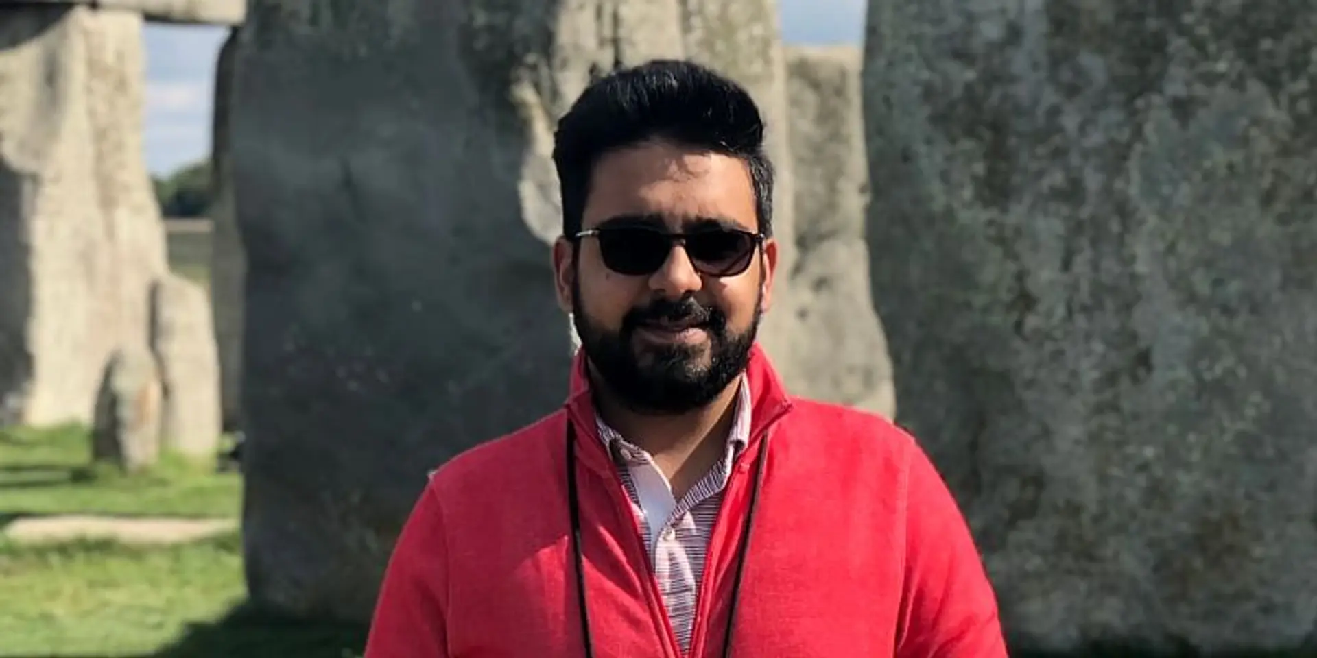 This entrepreneur built a Rs 2 Cr business by solving one critical issue for clients like OYO Rooms