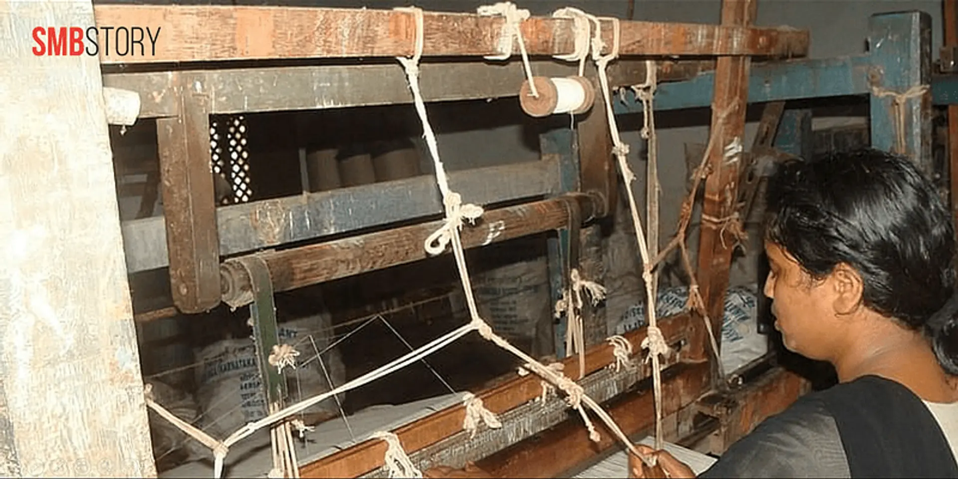 Khadi exhibition with 105 stalls inaugurated in Varanasi; aims to promote artisans and traditional arts
