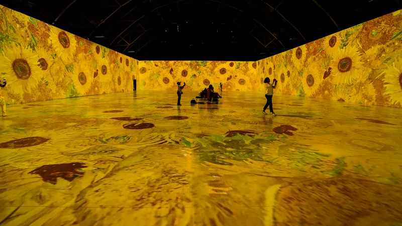Inside Van Gogh 360°