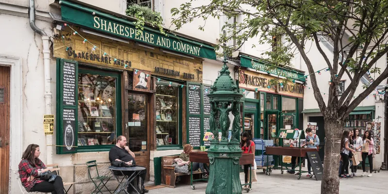 shakespeare and company