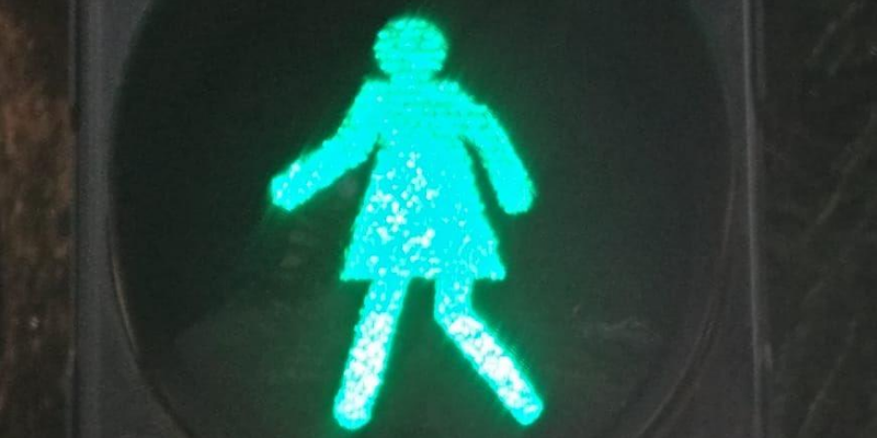 Mumbai becomes the first Indian city to introduce female signage at traffic signals 