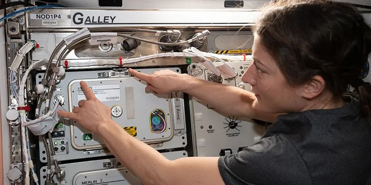 Nasa Astronaut Christina Koch To Set The Record For Longest Spaceflight By A Woman