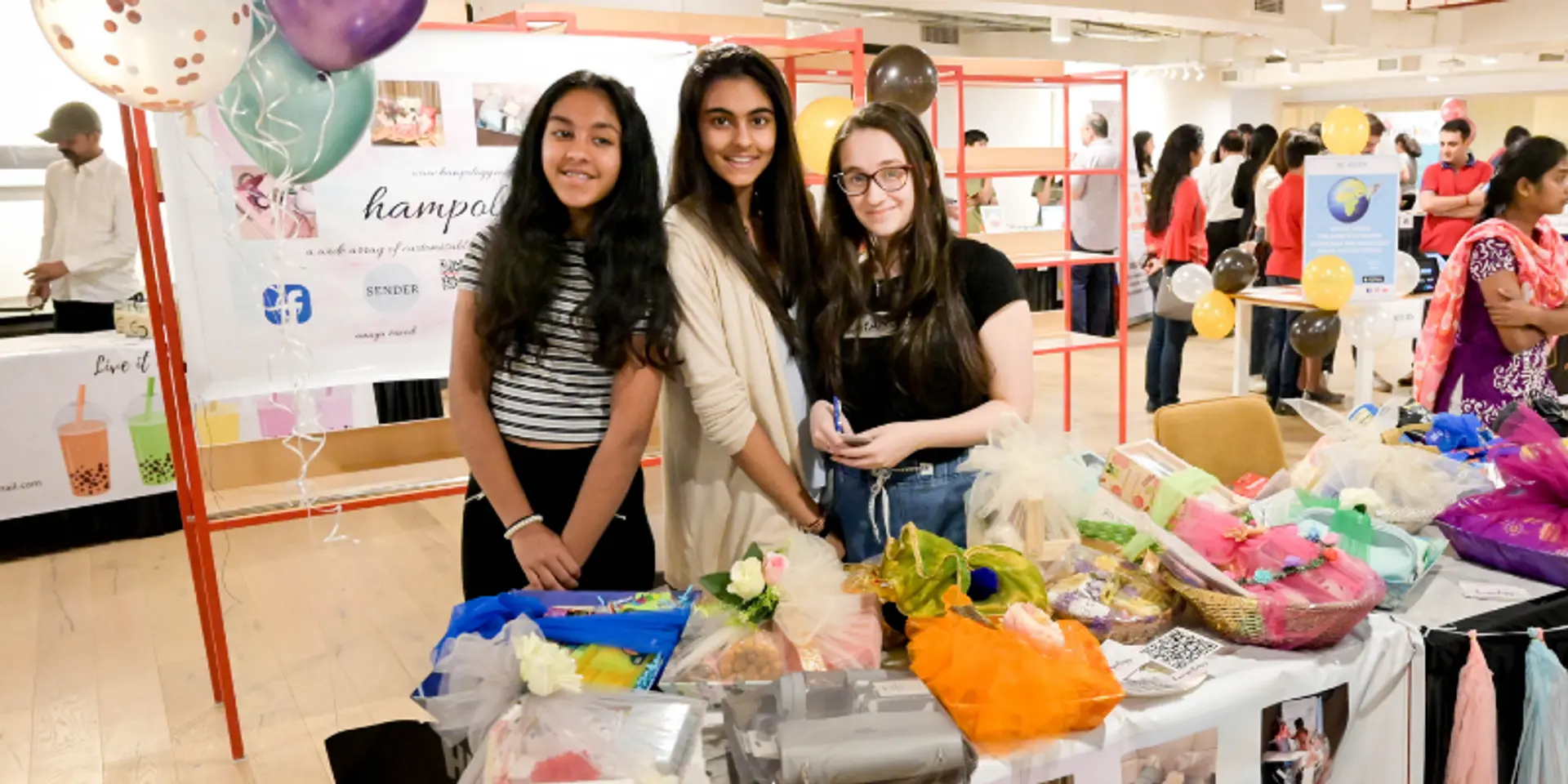 These Mumbai teenagers made Rs 4.5 lakh in a year with their customised gifting startup