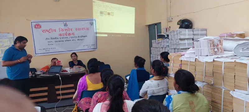 Training of ANMs in Sitapur district in Uttar Pradesh by Mr. Abhishek Pathak Program Officer from Population Foundation of India (in blue shirt)