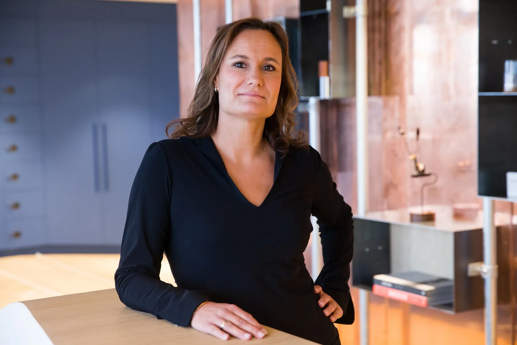 Meet the millionaire CEO of Booking.com who bikes to work and is breaking the glass ceiling, one role at a tim - Vimarsana News