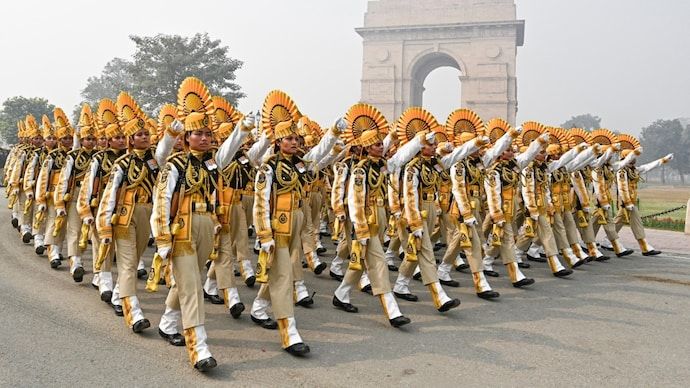 All-woman CISF battalion will protect airports, metros, provide VIP security: Amit Shah 