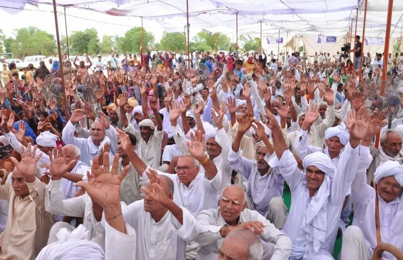 Sunil Jagan organised what is considered one of India’s first women-inclusive khap panchayat, bringing together over 2,000 women to speak out against issues like female foeticide and dowry, which infuriated male khap leaders.