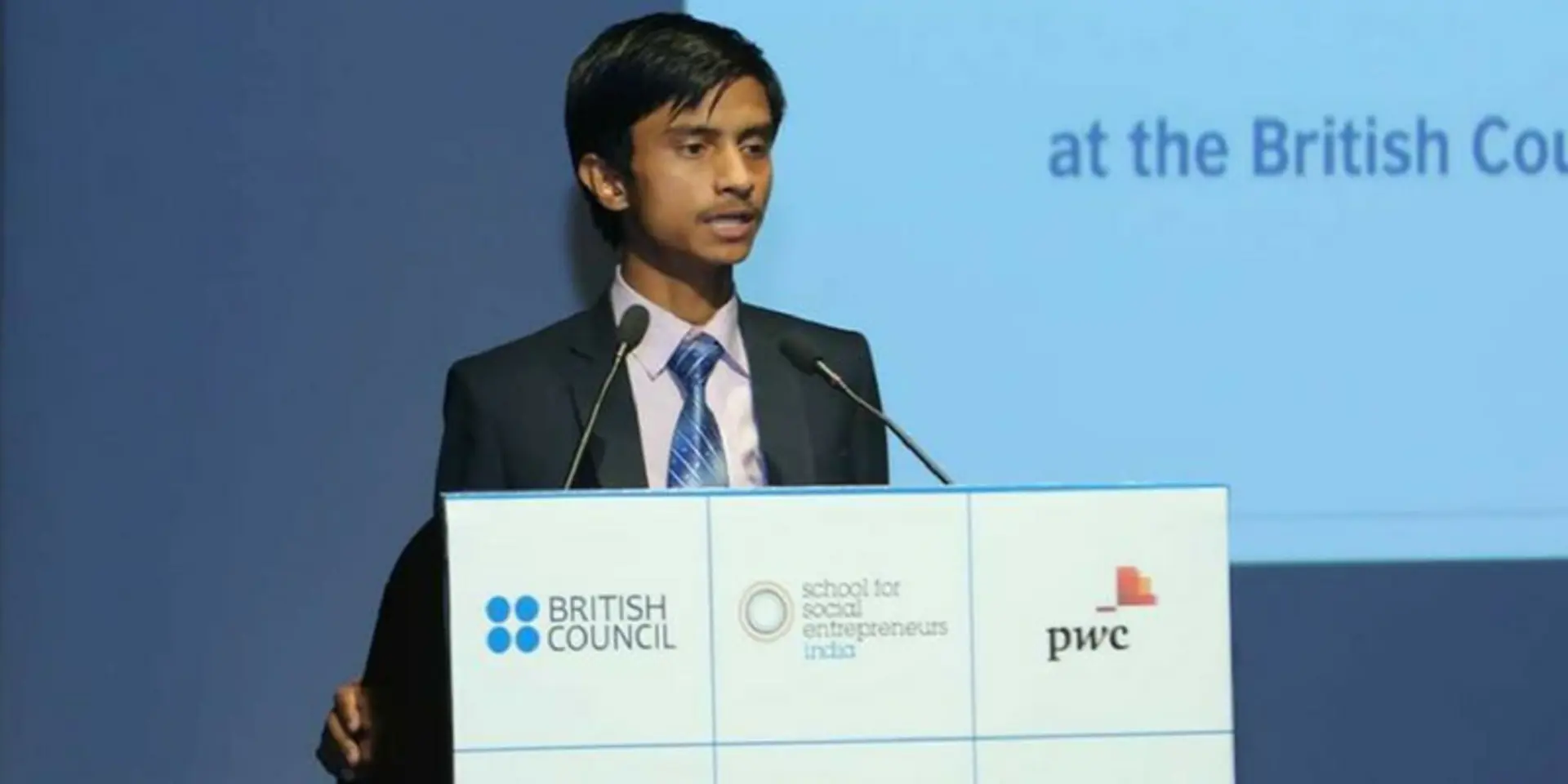 Once a migrant labourer, this 24-year-old man is helping others like him by providing PAN, Aadhaar, and bank accounts