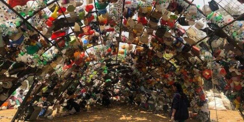Once clogged with sewage, Wazirabad Bundh is creating awareness among people through art made from plastic waste 