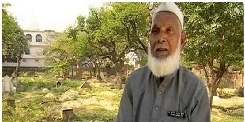 Meet Padma Shri awardee Sharif Chacha who has performed the last rites for over 25,000 unclaimed bodies 