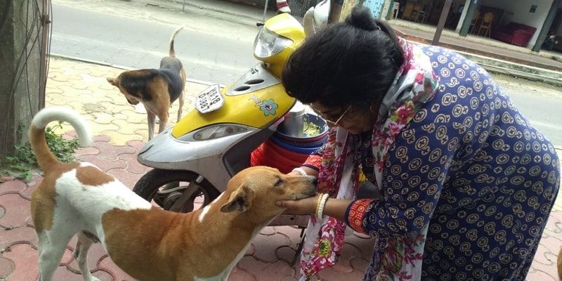 This woman from West Bengal sold jewellery worth Rs 2 lakh and took a Rs 3 lakh loan to take care of 400 stray dogs