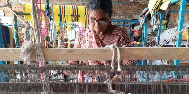 This couple is providing a livelihood to tribals and villagers by producing fibre from chicken feathers