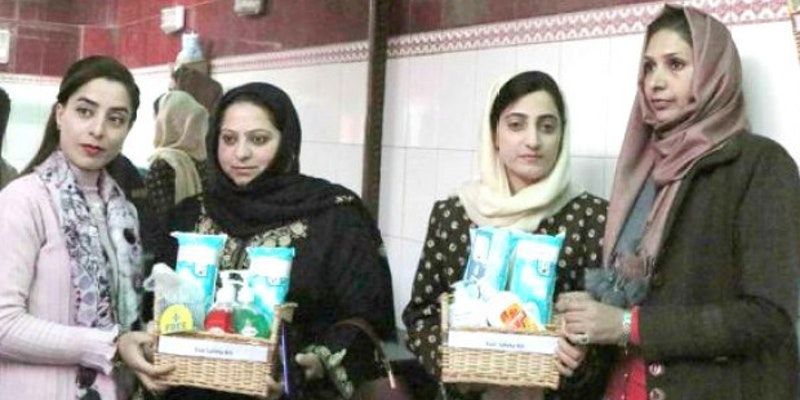 This Srinagar woman launches initiative to provide free sanitary kits to the poor


