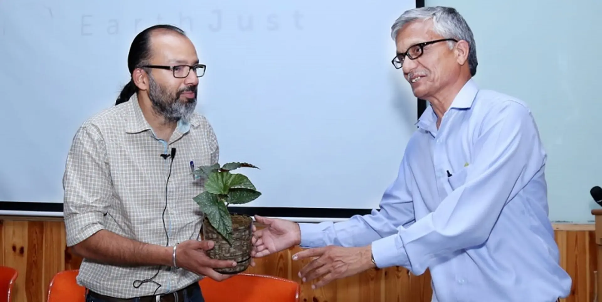 This Delhi startup is aiming at a cleaner earth by offering alternative solutions to harmful chemicals
