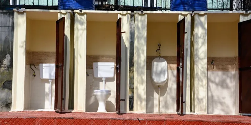Caya's toilets