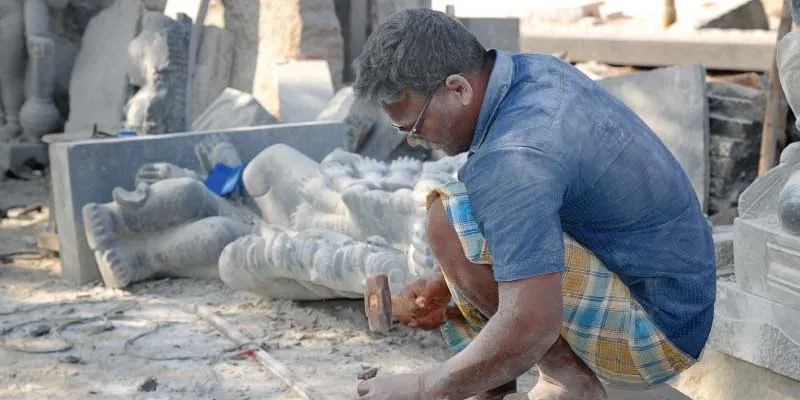 Sculting statues