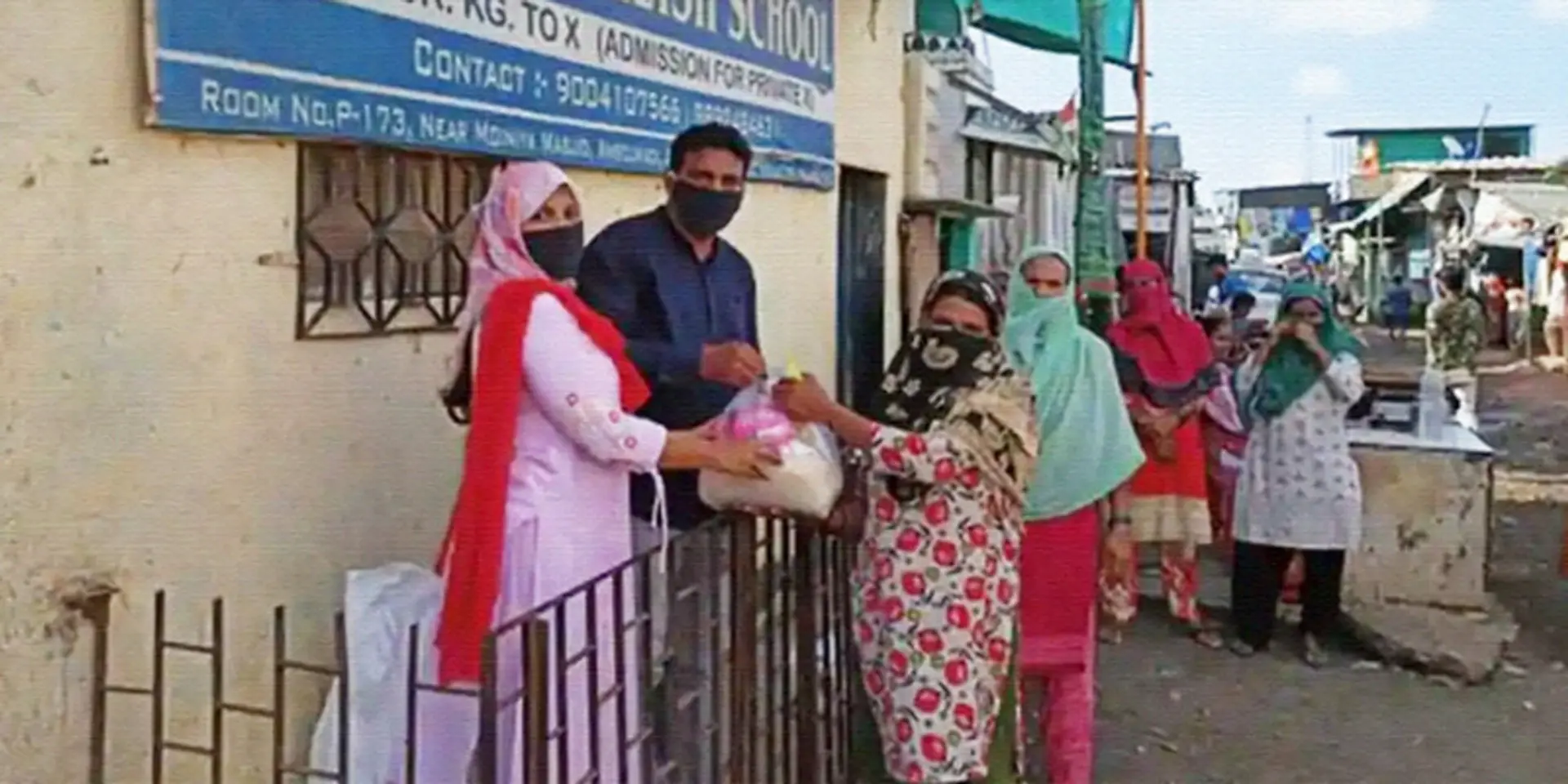 This Mumbai couple waived off their school fees, used personal savings to feed poor amidst pandemic