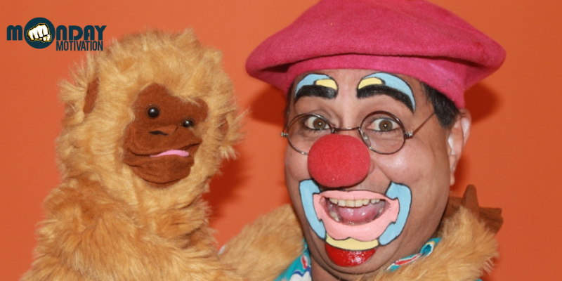This naval officer quit his job to become a clown and bring smiles to children suffering from cancer
