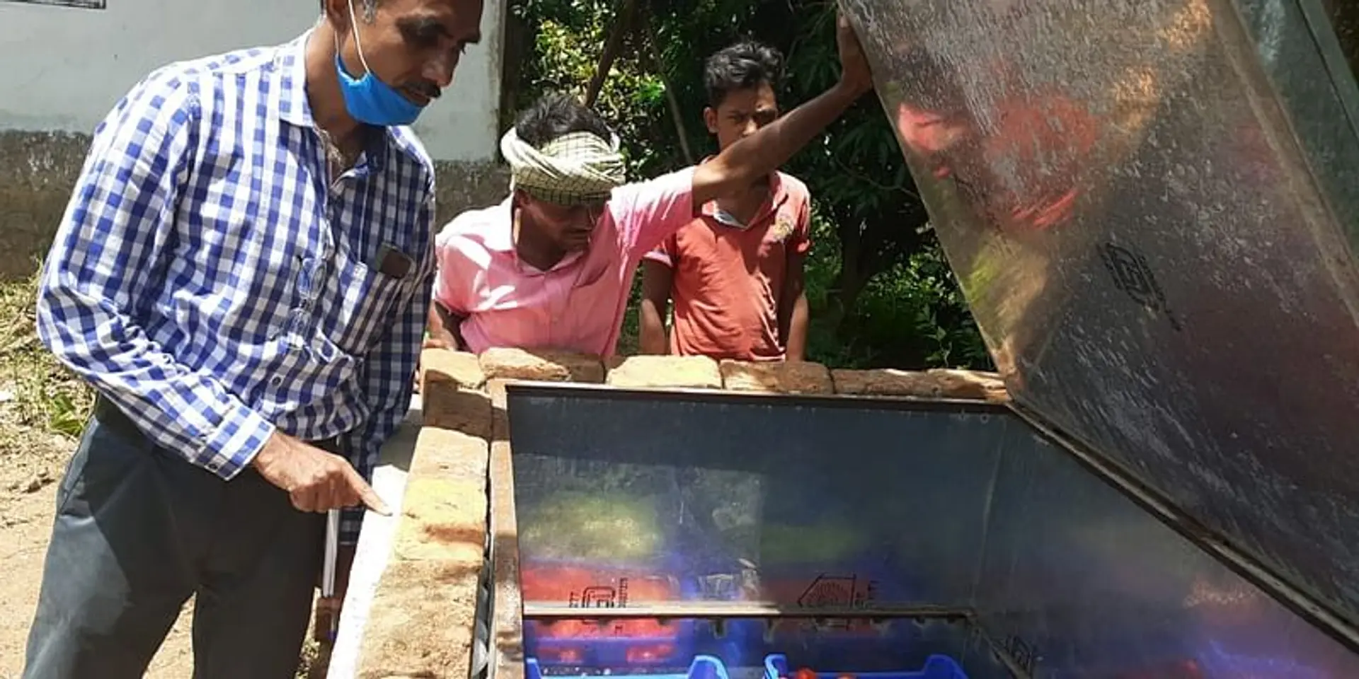 This agritech startup helps farmers store produce and sell at a better price