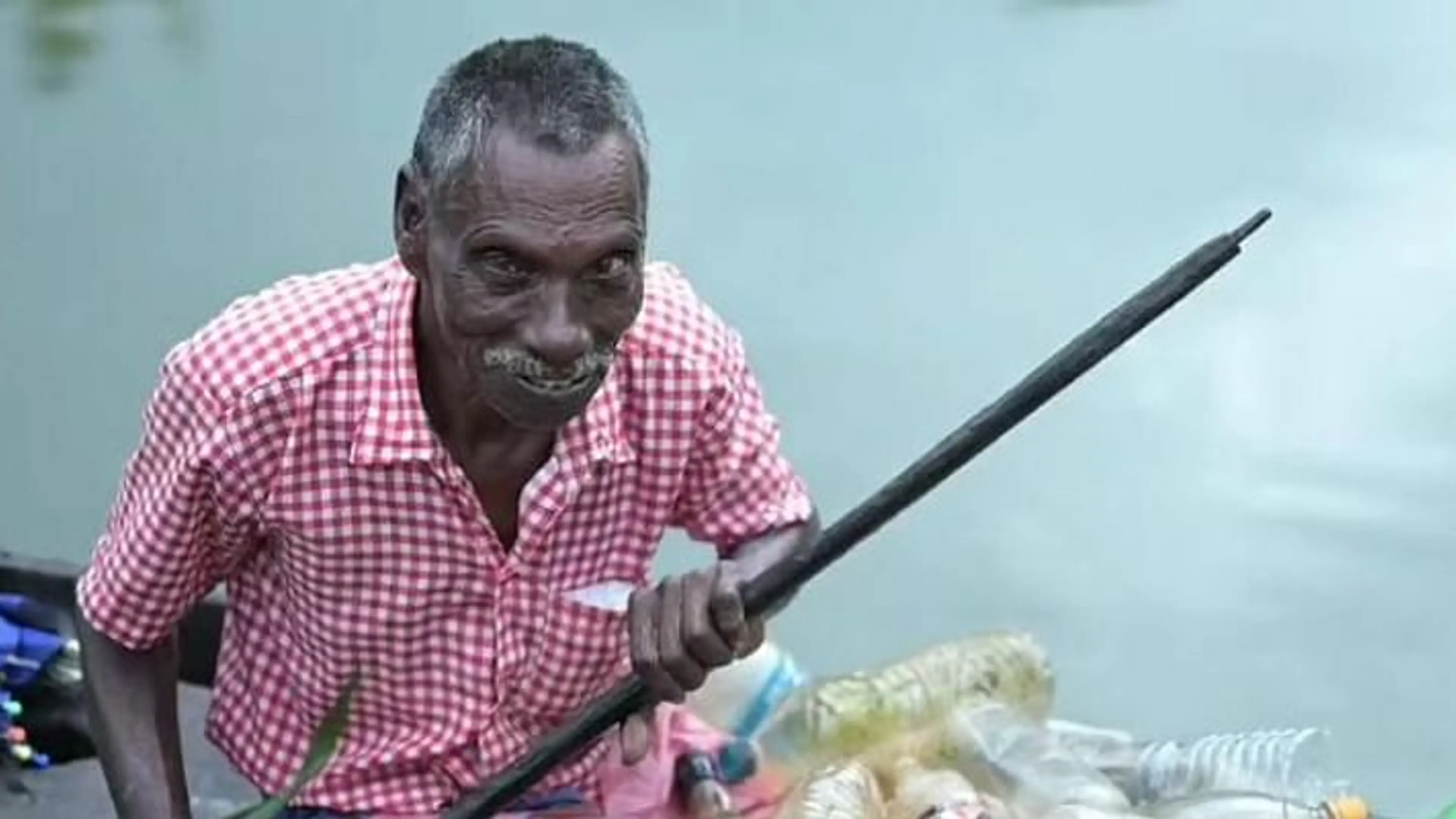Meet the 69-year-old paralysed man who cleans Vembanad Lake every single day